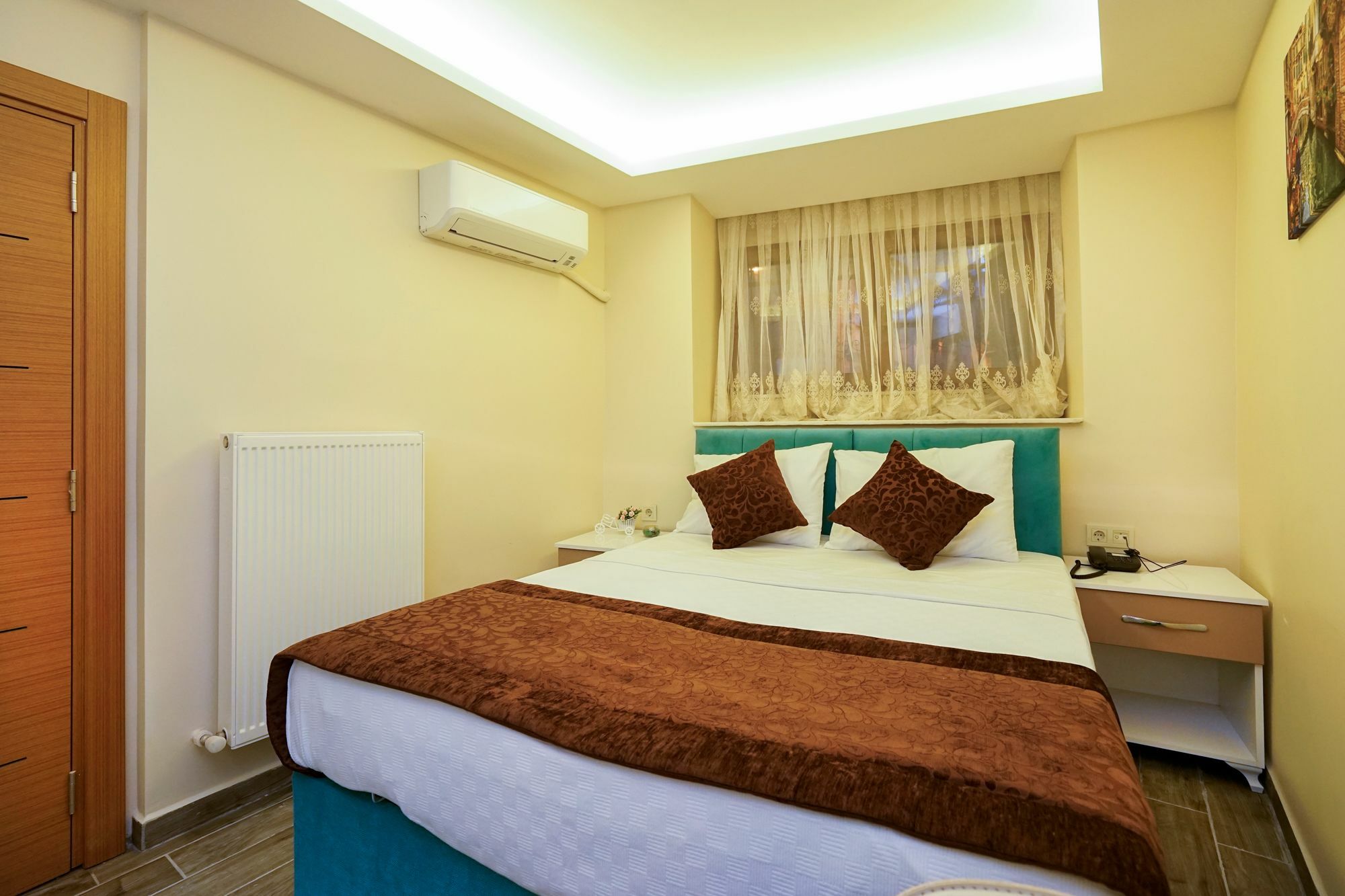 Taksim Celebi Residence Истанбул Екстериор снимка
